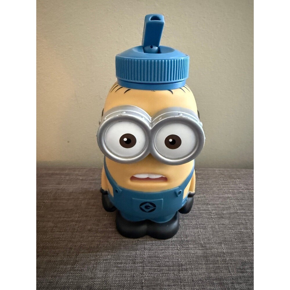 Universal Studios Despicable Me Minion Mayhem Souvenir 32oz Water Bottle Thermos
